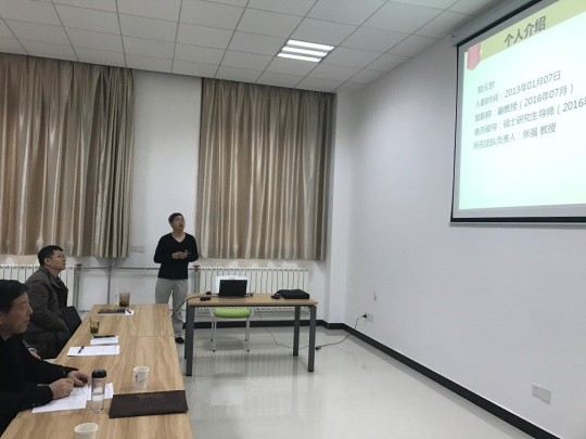 William威廉英国官网组织新进教师进行首聘期满述职汇报